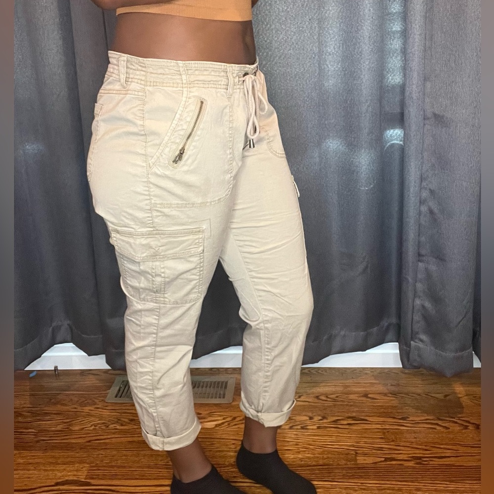 Khaki capri cargo pants | Size 14